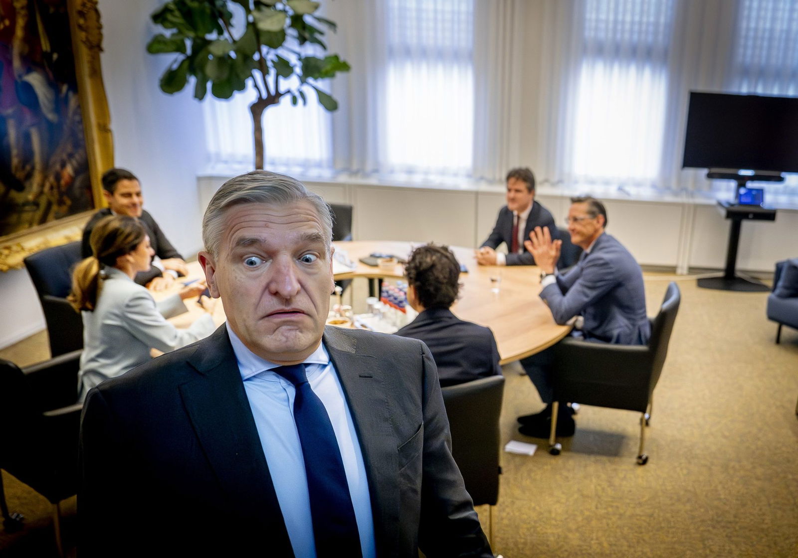 Informateur Sybrand Buma spreekt verder met fractievoorzitters